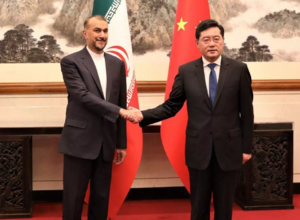 Главы МИД Китая и Ирана провели встречу в Пекине
